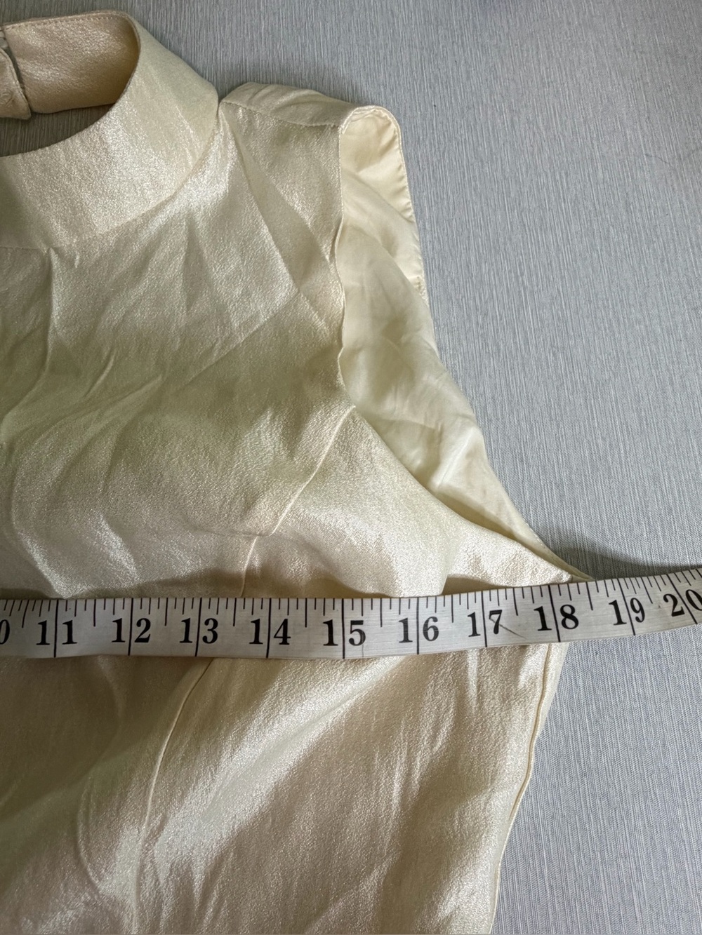 Lulus Rivia Ivory Mock Neck Cutout Midi Dress Size M NWT - Picture 9 of 13
